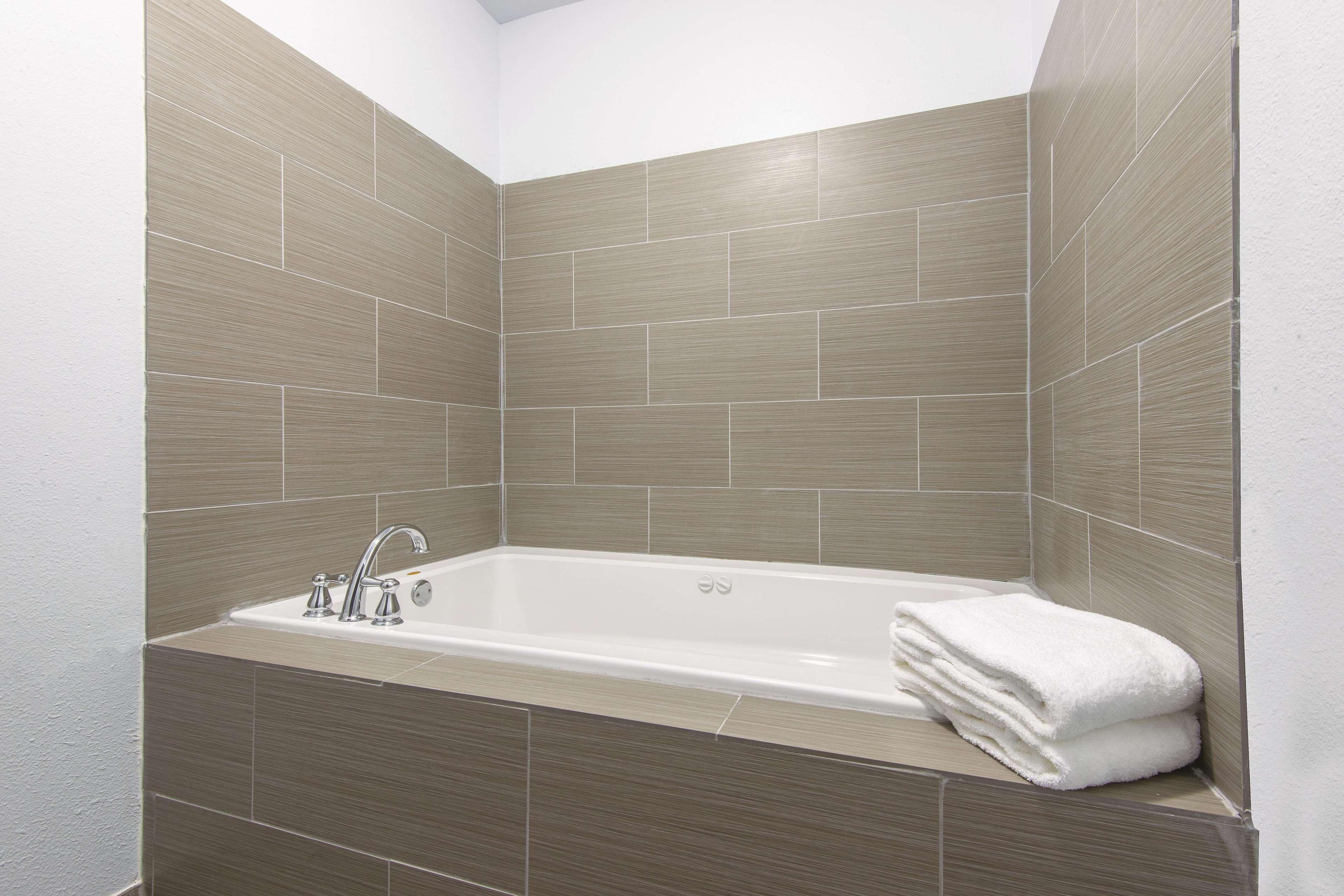 La Quinta By Wyndham Guthrie Hotel Luaran gambar